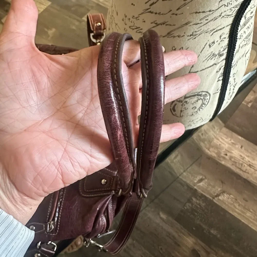 Barr and Barr Elegant Wine Brown Leather Shoulder and crossbody Bag